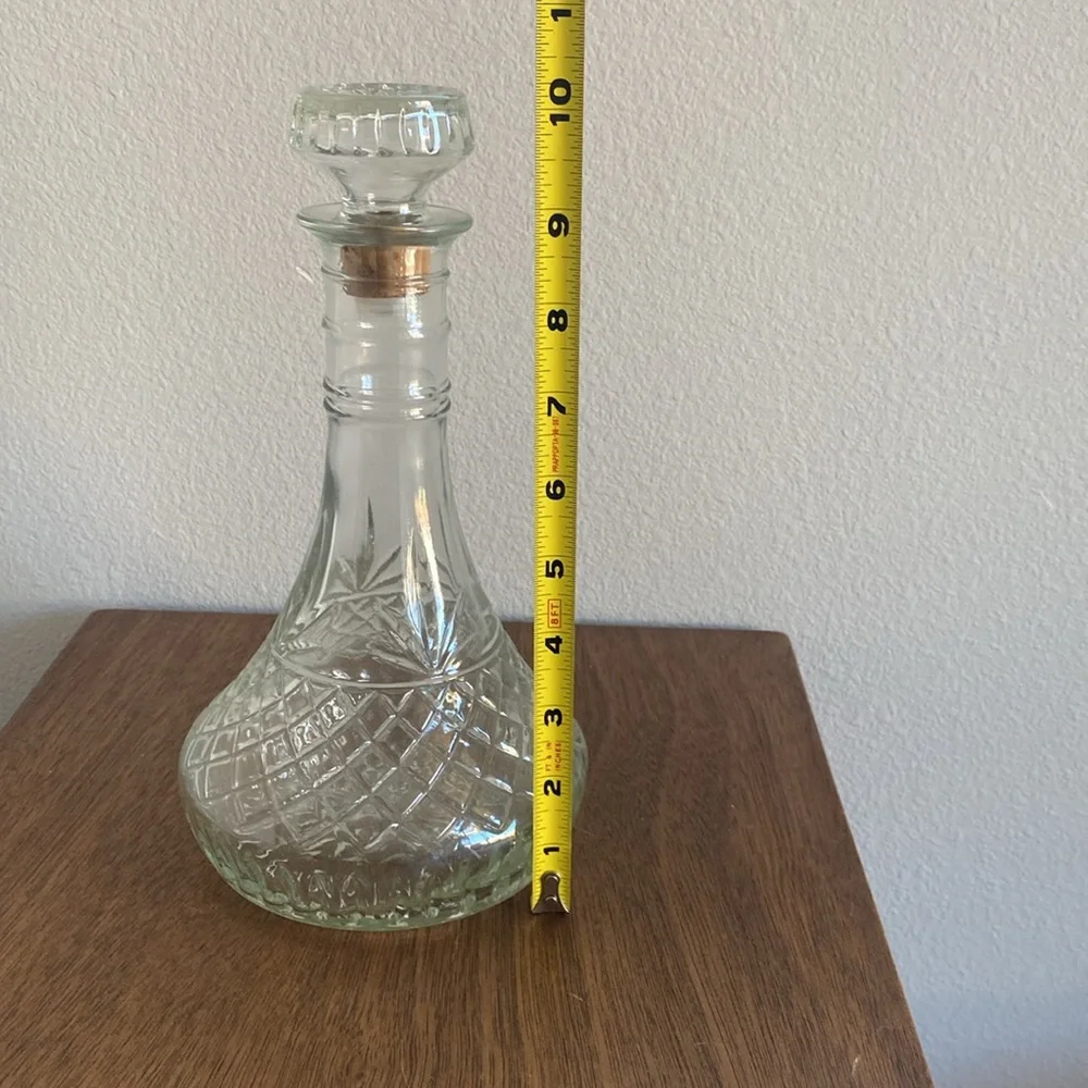 Mogen David Vintage Beautiful Clear Etched Glass Decantur MD 1980-1986